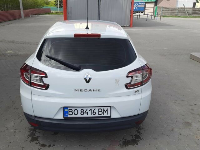 Белый Рено Меган, объемом двигателя 1.5 л и пробегом 300 тыс. км за 5999 $, фото 17 на Automoto.ua
