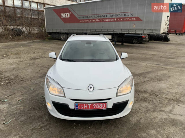 Белый Рено Меган, объемом двигателя 1.5 л и пробегом 221 тыс. км за 7200 $, фото 2 на Automoto.ua