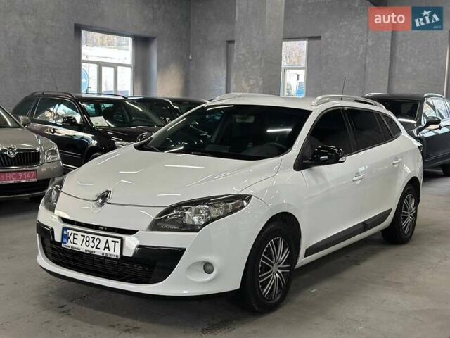 Белый Рено Меган, объемом двигателя 1.46 л и пробегом 332 тыс. км за 7699 $, фото 1 на Automoto.ua
