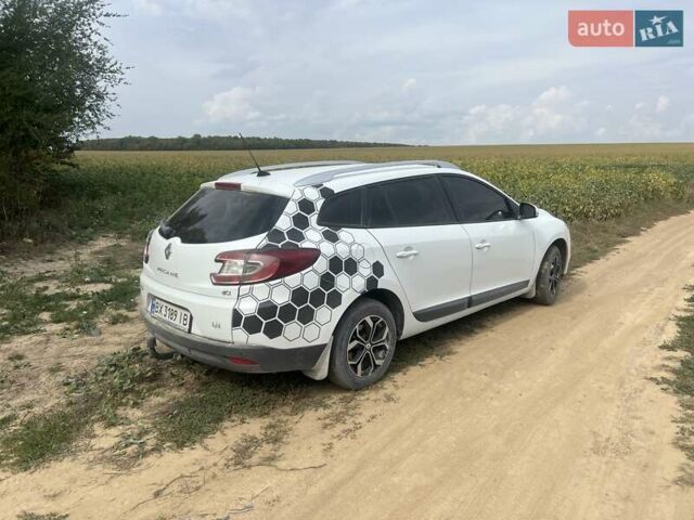 Белый Рено Меган, объемом двигателя 1.46 л и пробегом 280 тыс. км за 7400 $, фото 3 на Automoto.ua