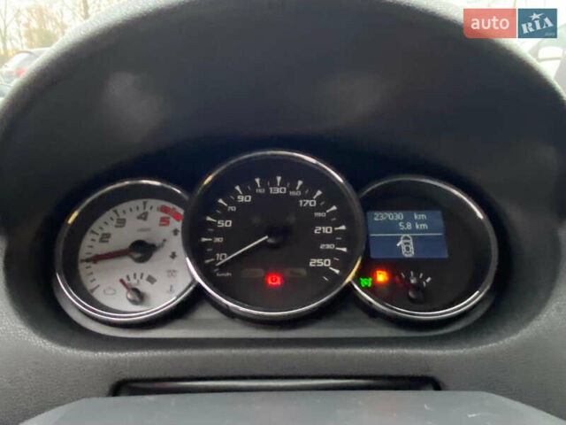 Белый Рено Меган, объемом двигателя 1.9 л и пробегом 237 тыс. км за 7500 $, фото 19 на Automoto.ua