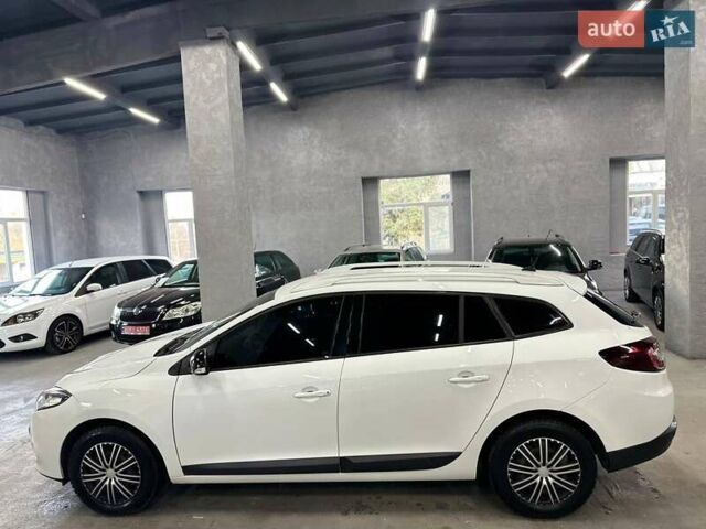 Белый Рено Меган, объемом двигателя 1.46 л и пробегом 332 тыс. км за 7699 $, фото 3 на Automoto.ua