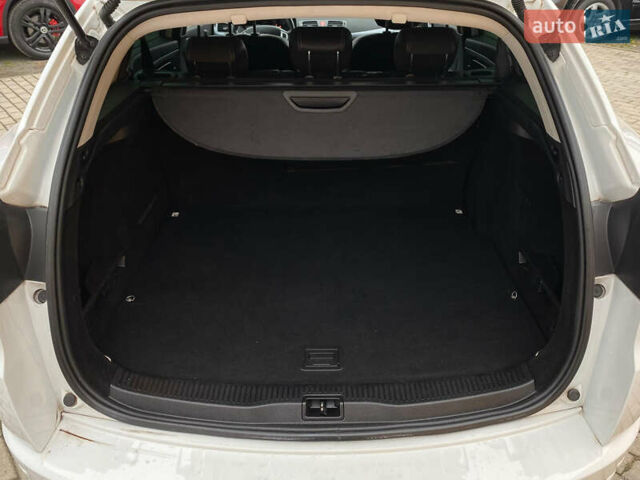 Белый Рено Меган, объемом двигателя 1.9 л и пробегом 237 тыс. км за 7800 $, фото 23 на Automoto.ua