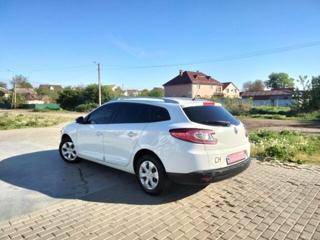 Белый Рено Меган, объемом двигателя 1.5 л и пробегом 320 тыс. км за 6700 $, фото 5 на Automoto.ua
