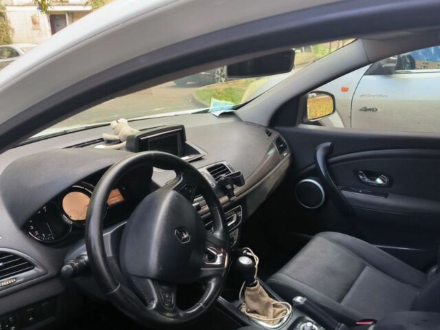 Білий Рено Меган, об'ємом двигуна 1.5 л та пробігом 400 тис. км за 5300 $, фото 4 на Automoto.ua