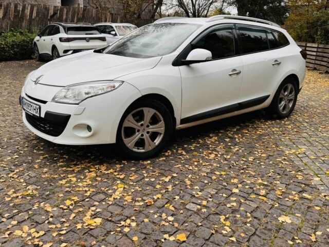 Белый Рено Меган, объемом двигателя 1.5 л и пробегом 280 тыс. км за 5900 $, фото 2 на Automoto.ua