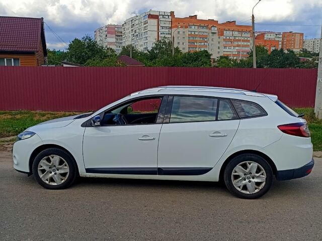Белый Рено Меган, объемом двигателя 1.5 л и пробегом 270 тыс. км за 5800 $, фото 2 на Automoto.ua