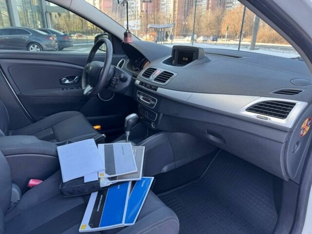 Белый Рено Меган, объемом двигателя 1.5 л и пробегом 208 тыс. км за 5950 $, фото 16 на Automoto.ua