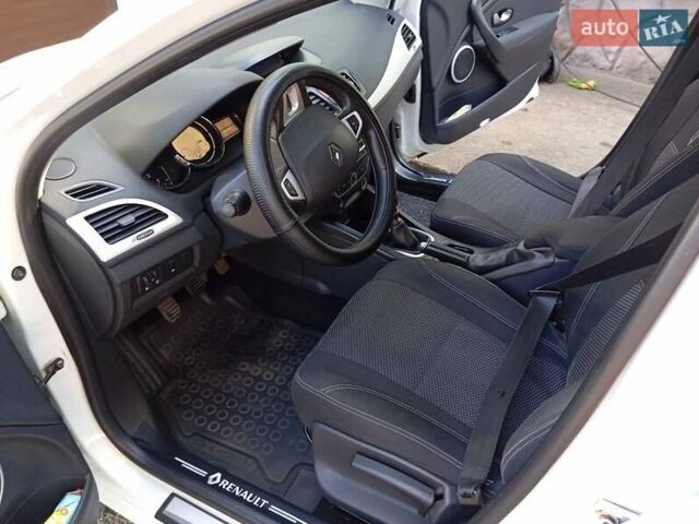 Білий Рено Меган, об'ємом двигуна 1.46 л та пробігом 315 тис. км за 7500 $, фото 9 на Automoto.ua