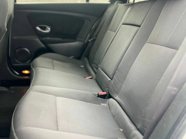 Белый Рено Меган, объемом двигателя 1.5 л и пробегом 261 тыс. км за 5700 $, фото 7 на Automoto.ua