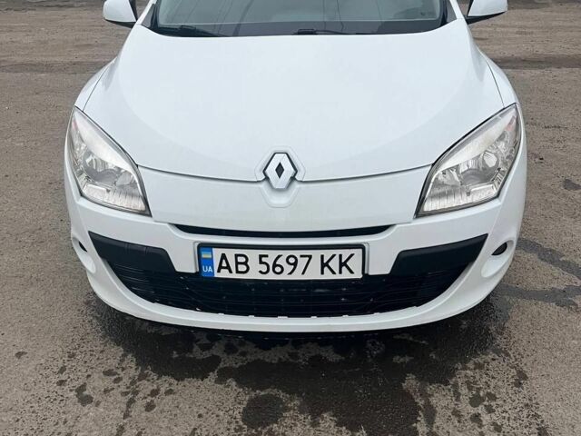 Білий Рено Меган, об'ємом двигуна 1.5 л та пробігом 201 тис. км за 6100 $, фото 1 на Automoto.ua