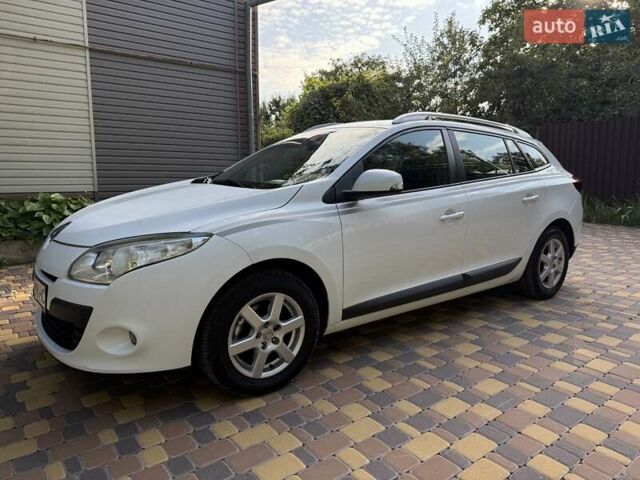 Білий Рено Меган, об'ємом двигуна 1.46 л та пробігом 156 тис. км за 7500 $, фото 2 на Automoto.ua