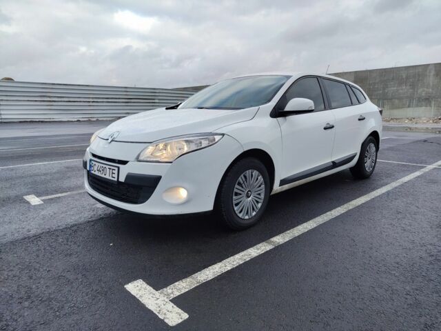 Белый Рено Меган, объемом двигателя 1.5 л и пробегом 164 тыс. км за 6750 $, фото 1 на Automoto.ua