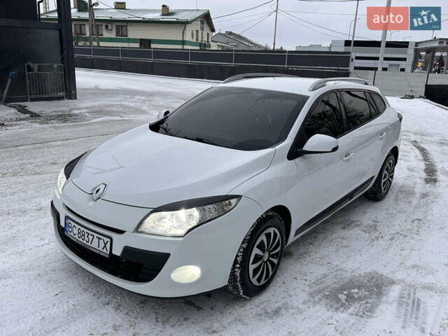 Белый Рено Меган, объемом двигателя 1.5 л и пробегом 280 тыс. км за 6900 $, фото 16 на Automoto.ua