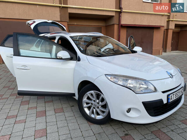 Белый Рено Меган, объемом двигателя 1.46 л и пробегом 240 тыс. км за 6900 $, фото 17 на Automoto.ua