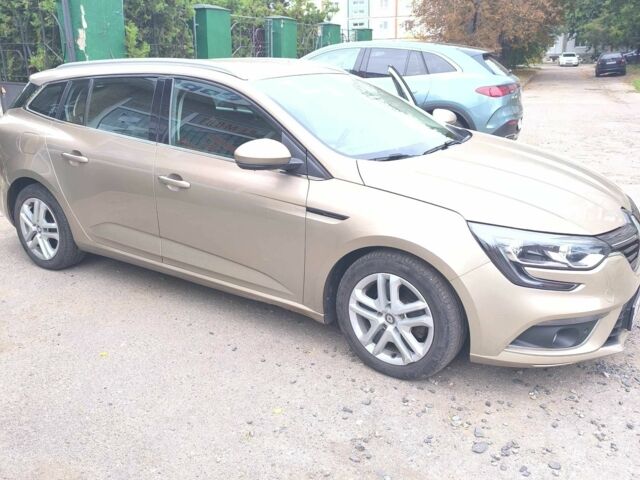 Белый Рено Меган, объемом двигателя 2.3 л и пробегом 230 тыс. км за 11821 $, фото 3 на Automoto.ua