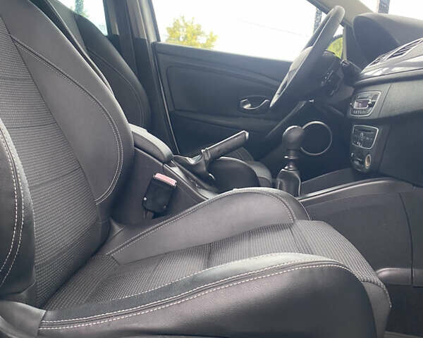 Белый Рено Меган, объемом двигателя 1.5 л и пробегом 150 тыс. км за 8500 $, фото 28 на Automoto.ua