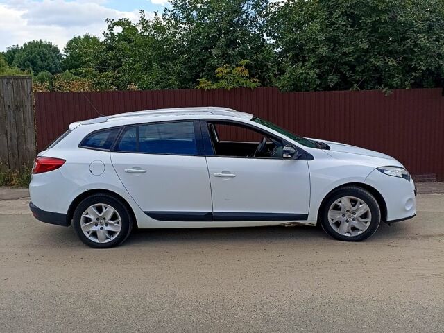 Белый Рено Меган, объемом двигателя 1.5 л и пробегом 270 тыс. км за 5800 $, фото 9 на Automoto.ua