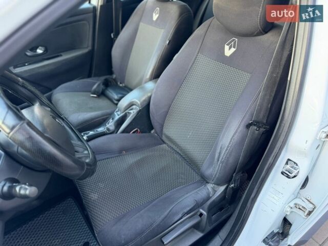 Білий Рено Меган, об'ємом двигуна 1.46 л та пробігом 402 тис. км за 4950 $, фото 6 на Automoto.ua