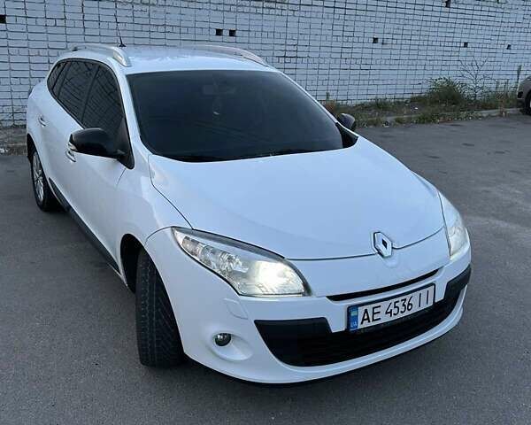 Белый Рено Меган, объемом двигателя 1.46 л и пробегом 198 тыс. км за 7900 $, фото 9 на Automoto.ua