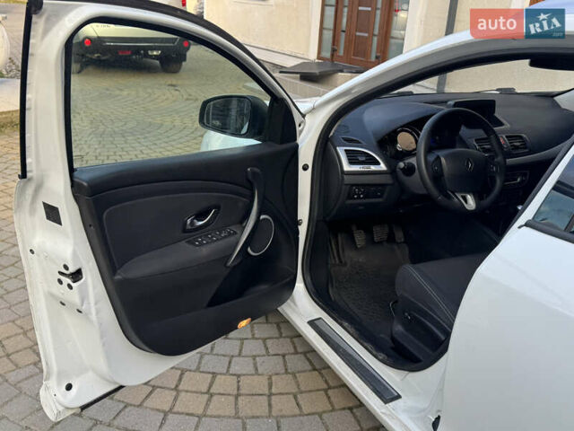 Белый Рено Меган, объемом двигателя 1.6 л и пробегом 238 тыс. км за 6450 $, фото 12 на Automoto.ua