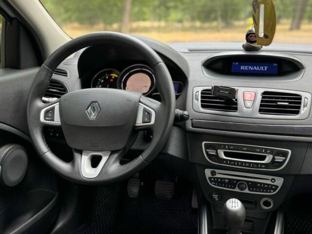 Білий Рено Меган, об'ємом двигуна 1.5 л та пробігом 198 тис. км за 6500 $, фото 7 на Automoto.ua