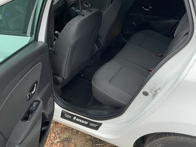 Белый Рено Меган, объемом двигателя 1.5 л и пробегом 263 тыс. км за 8200 $, фото 7 на Automoto.ua