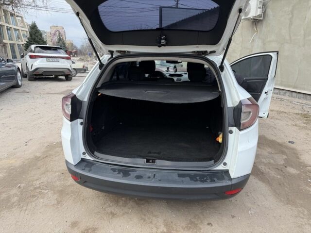 Белый Рено Меган, объемом двигателя 1.5 л и пробегом 300 тыс. км за 7100 $, фото 7 на Automoto.ua