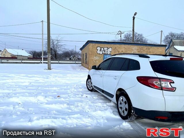 Белый Рено Меган, объемом двигателя 1.5 л и пробегом 25300 тыс. км за 7500 $, фото 5 на Automoto.ua