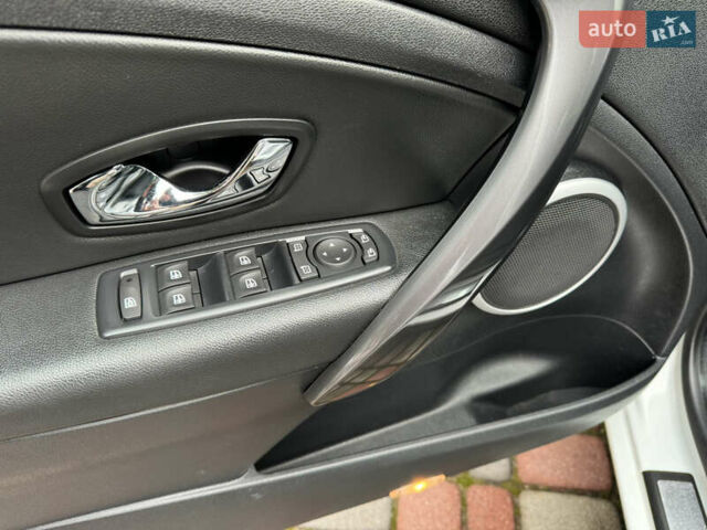 Белый Рено Меган, объемом двигателя 1.5 л и пробегом 201 тыс. км за 8750 $, фото 36 на Automoto.ua