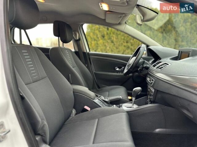 Белый Рено Меган, объемом двигателя 1.46 л и пробегом 302 тыс. км за 5950 $, фото 37 на Automoto.ua