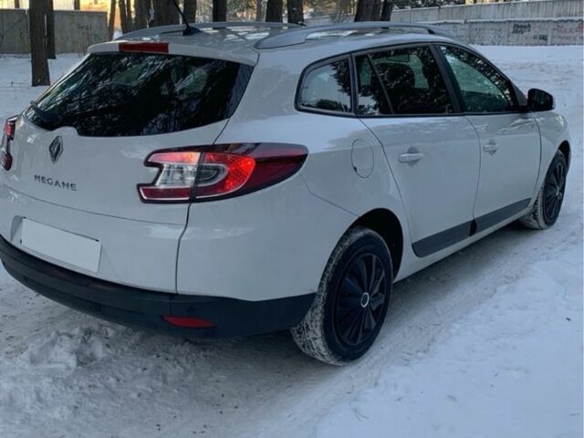 Белый Рено Меган, объемом двигателя 1.5 л и пробегом 275 тыс. км за 6800 $, фото 1 на Automoto.ua