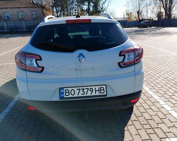 Белый Рено Меган, объемом двигателя 1.6 л и пробегом 234 тыс. км за 6700 $, фото 3 на Automoto.ua