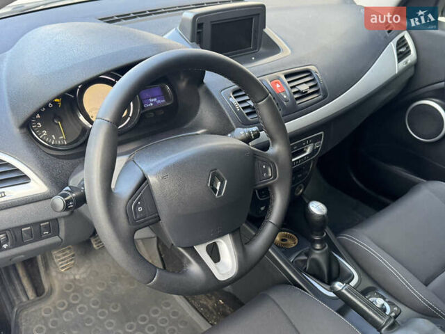 Белый Рено Меган, объемом двигателя 1.6 л и пробегом 238 тыс. км за 6450 $, фото 14 на Automoto.ua
