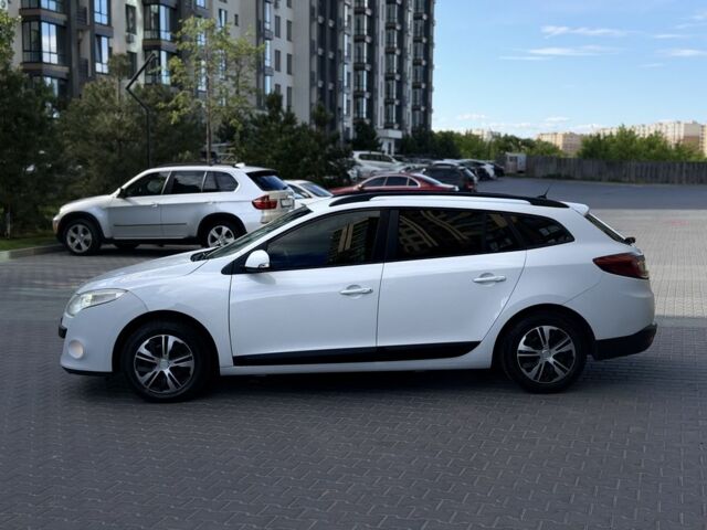 Белый Рено Меган, объемом двигателя 1.5 л и пробегом 275 тыс. км за 5700 $, фото 11 на Automoto.ua