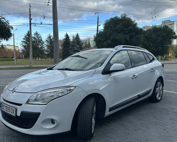 Белый Рено Меган, объемом двигателя 1.6 л и пробегом 206 тыс. км за 6800 $, фото 2 на Automoto.ua