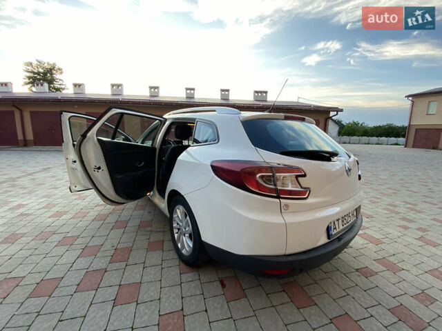 Белый Рено Меган, объемом двигателя 1.46 л и пробегом 240 тыс. км за 6900 $, фото 5 на Automoto.ua