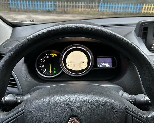 Белый Рено Меган, объемом двигателя 1.46 л и пробегом 255 тыс. км за 7500 $, фото 28 на Automoto.ua