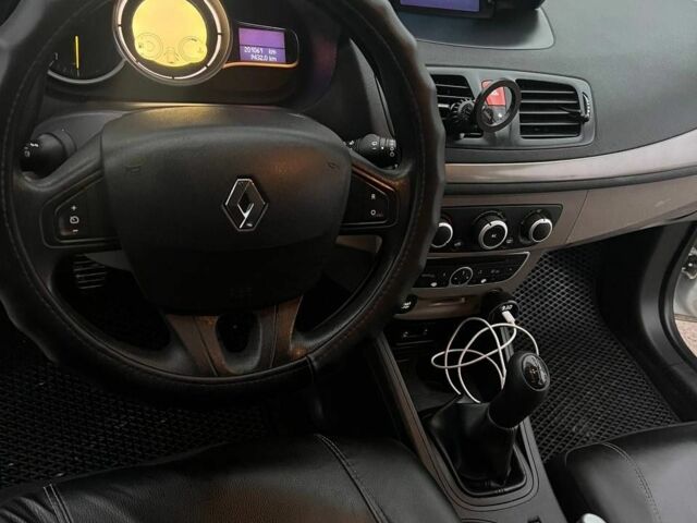 Білий Рено Меган, об'ємом двигуна 1.5 л та пробігом 201 тис. км за 6100 $, фото 6 на Automoto.ua