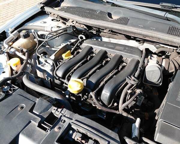 Белый Рено Меган, объемом двигателя 1.6 л и пробегом 234 тыс. км за 6700 $, фото 30 на Automoto.ua