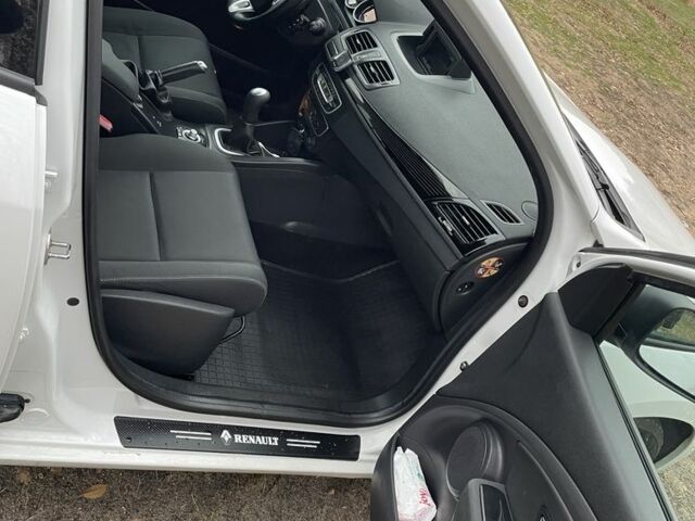 Белый Рено Меган, объемом двигателя 1.5 л и пробегом 263 тыс. км за 8200 $, фото 4 на Automoto.ua