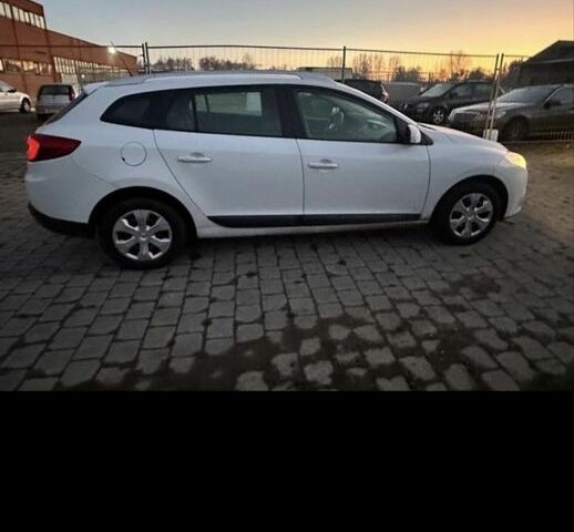 Белый Рено Меган, объемом двигателя 1.5 л и пробегом 230 тыс. км за 3300 $, фото 5 на Automoto.ua