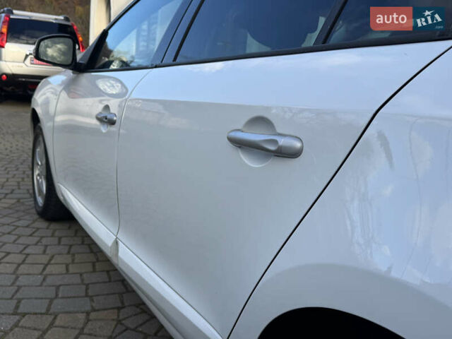 Белый Рено Меган, объемом двигателя 1.6 л и пробегом 238 тыс. км за 6450 $, фото 50 на Automoto.ua