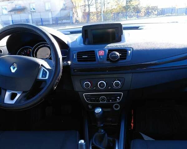 Белый Рено Меган, объемом двигателя 1.6 л и пробегом 234 тыс. км за 6700 $, фото 24 на Automoto.ua