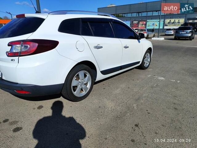 Белый Рено Меган, объемом двигателя 1.9 л и пробегом 400 тыс. км за 6700 $, фото 2 на Automoto.ua