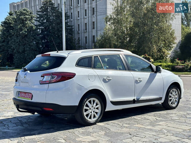 Белый Рено Меган, объемом двигателя 1.6 л и пробегом 259 тыс. км за 7700 $, фото 5 на Automoto.ua