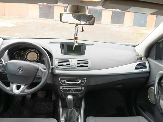 Білий Рено Меган, об'ємом двигуна 1.5 л та пробігом 230 тис. км за 6000 $, фото 9 на Automoto.ua