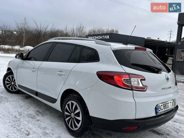 Белый Рено Меган, объемом двигателя 1.5 л и пробегом 280 тыс. км за 6900 $, фото 4 на Automoto.ua