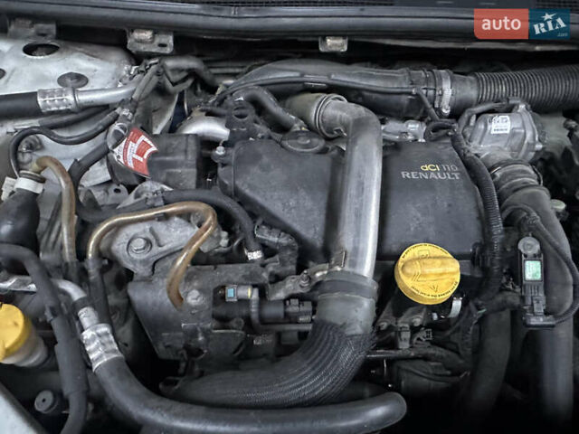 Белый Рено Меган, объемом двигателя 1.5 л и пробегом 280 тыс. км за 6900 $, фото 26 на Automoto.ua