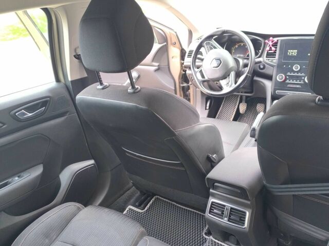 Белый Рено Меган, объемом двигателя 2.3 л и пробегом 230 тыс. км за 11821 $, фото 1 на Automoto.ua